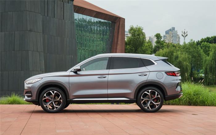 哈弗H6|哈弗H6又一劲敌来了，颜值无可挑剔，1.5T爆发185马力，9月份上市