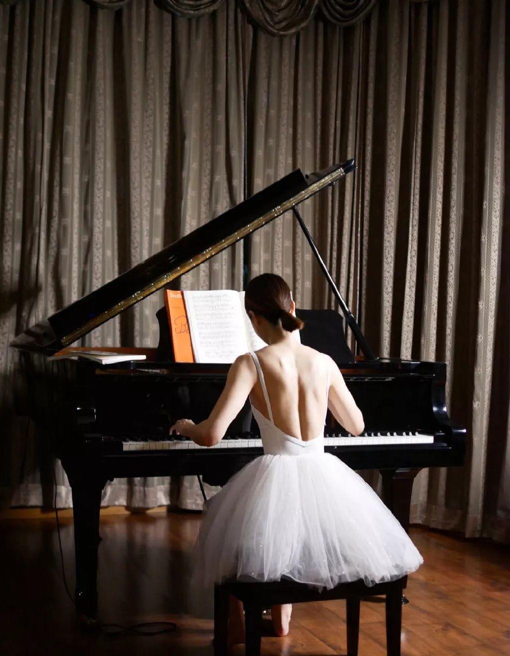 盂兰神功|“马来西亚钢琴女神”李元玲！天使面孔魔鬼身材！你想不想拥有？