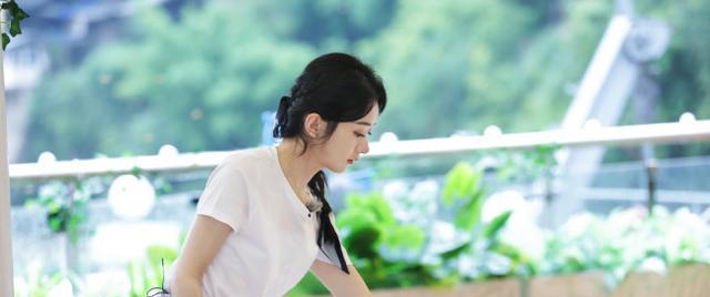 谭松韵|艺人上镜和现实的差距有多大?听到吴奇隆对谭松韵的评价,扎心了