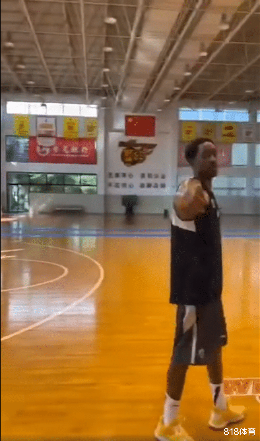 mv|命运弄人! 马尚新冠治愈参加宏远庆功宴, 若他早点复出阿联就不会伤了