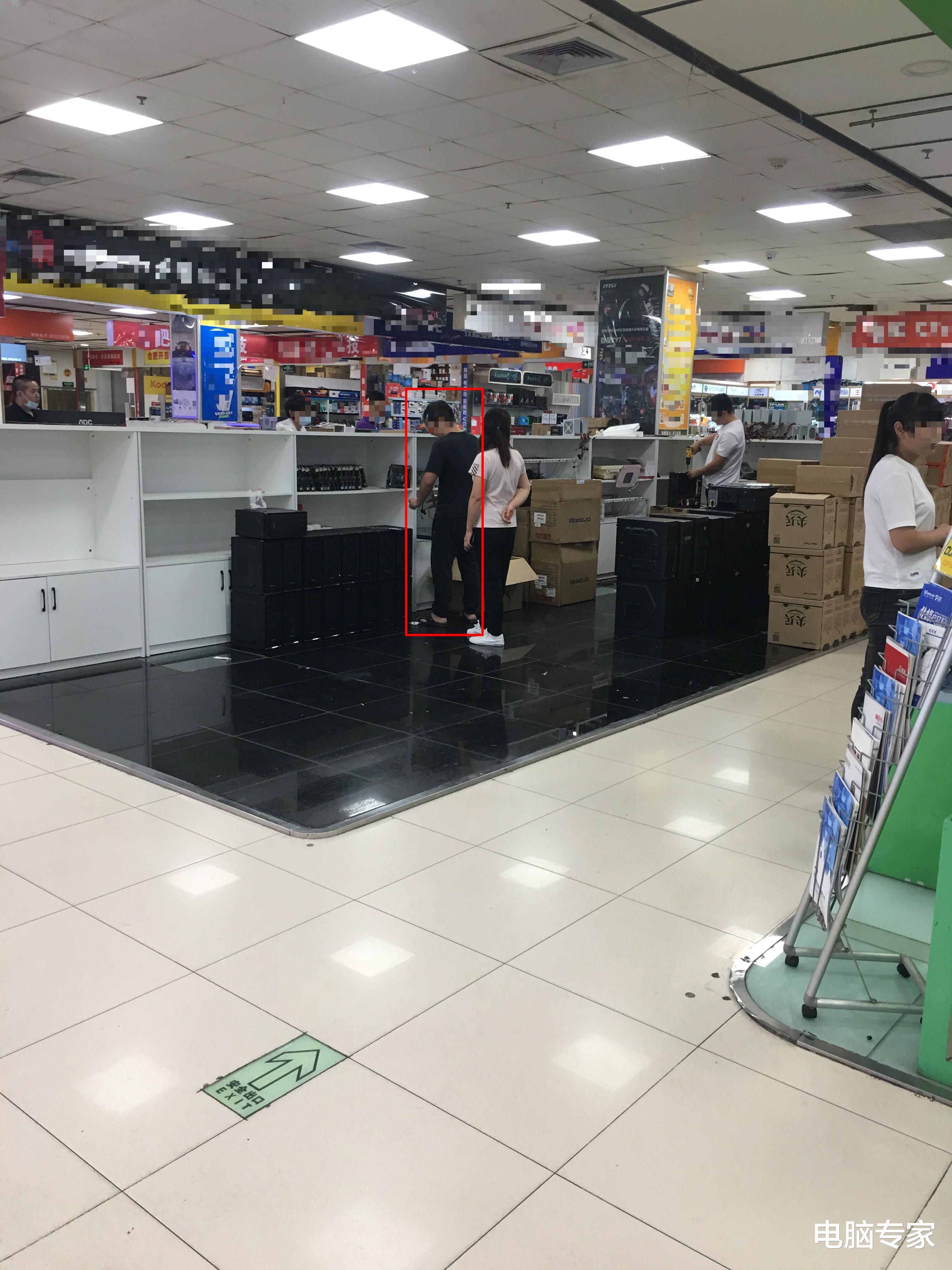 扎心|扎心了,客户花200元让我写电脑配置单,坚决不在实体店装机!