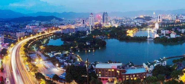 寺庙|穷游首选城市！景点几乎全都免门票，寺庙赠香，街边还有免费茶