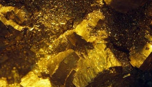 黄金价格 地球黄金储量多达60万亿吨，人均能分9千吨，为何金价还居高不下