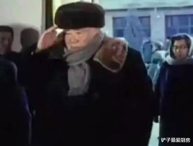 朱德|毛主席周总理朱德的彩照，75岁的周总理，80岁的毛主席，90岁的朱老总