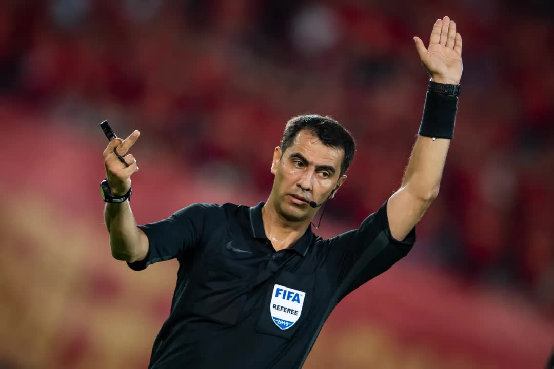 姜子牙|土哨遭遇信任危机！足协急聘外裁执法，已敲定3名亚洲裁判