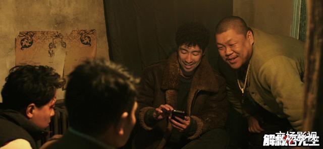 张若昀|《八佰》中最被低估的大腕，戏路太妖一场戏封神，刘德华都压不住