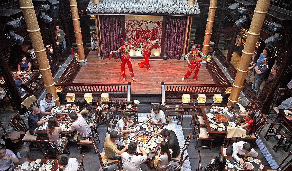 美食|一生必去的4座城市，没人陪也要去，看看你去过几座？