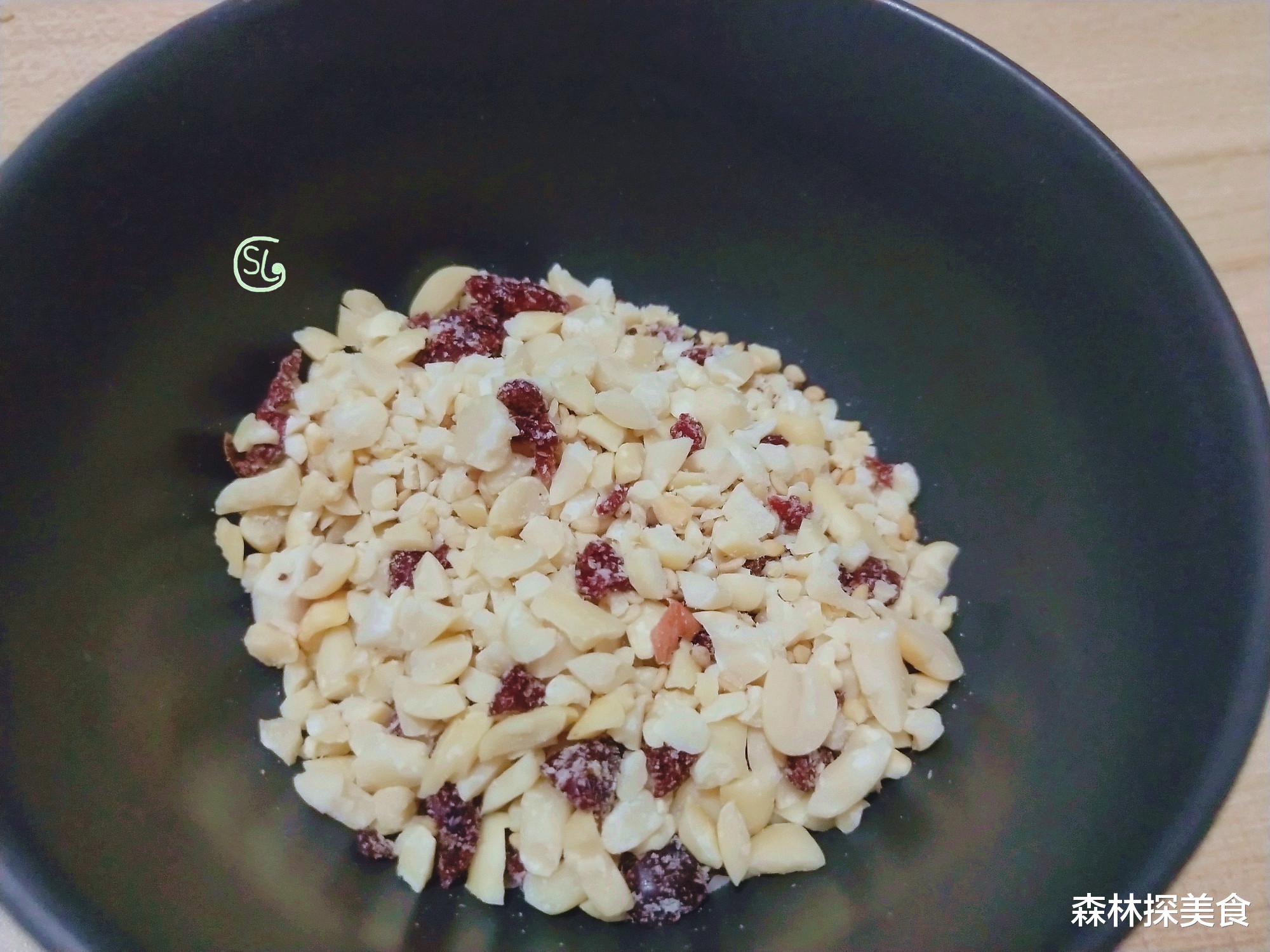 粽子：粽叶别包粽子了，这样做，方法简单，软糯香甜，馅料足，好看好吃