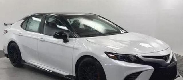 林肯冒险家|“这才叫车嘛”？新款凯美瑞3.5L运动版曝光，外观是亮点？