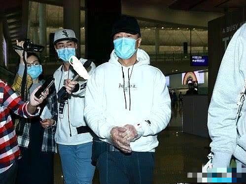 『戚薇』美超92万感染，戚薇老公现“美”原形，甄子丹终为子女“买单”