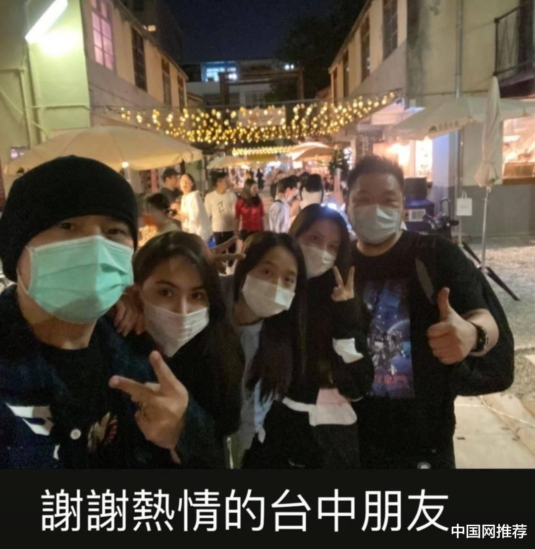 韦小宝|周杰伦昆凌夜游台中夜市，和粉丝合照夫妻二人狂撒狗粮