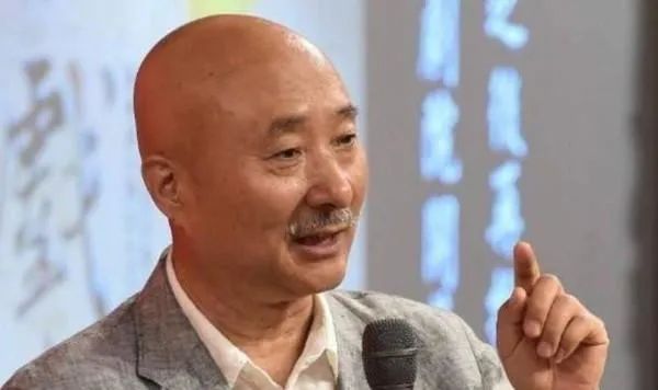 陈佩斯|和央视杠了22年为钱妥协？陈佩斯回归央视综艺路透，稳坐c位