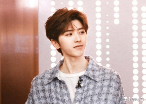 #何穗#录跑男蔡徐坤何穗一组，看到合照这是什么神仙组合！可怜郭麒麟沦为背景板