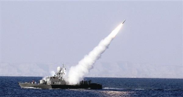 #伊朗#一枚导弹从海峡飞出,美间谍卫星紧急出动,五角大楼看后垂头丧气