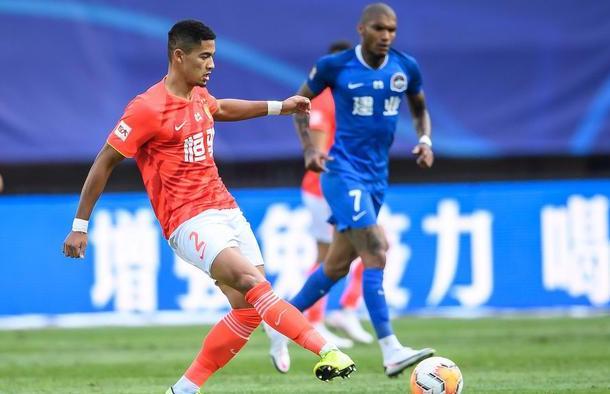 广州恒大|恒大淘到宝！他4次关键解围+锁死建业3大外援！或成国足未来8年后防核心