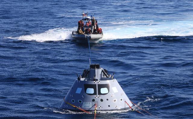 中国航天|为何中国航天返回舱落地整体焦黑,美国的却很干净?理由出乎意料