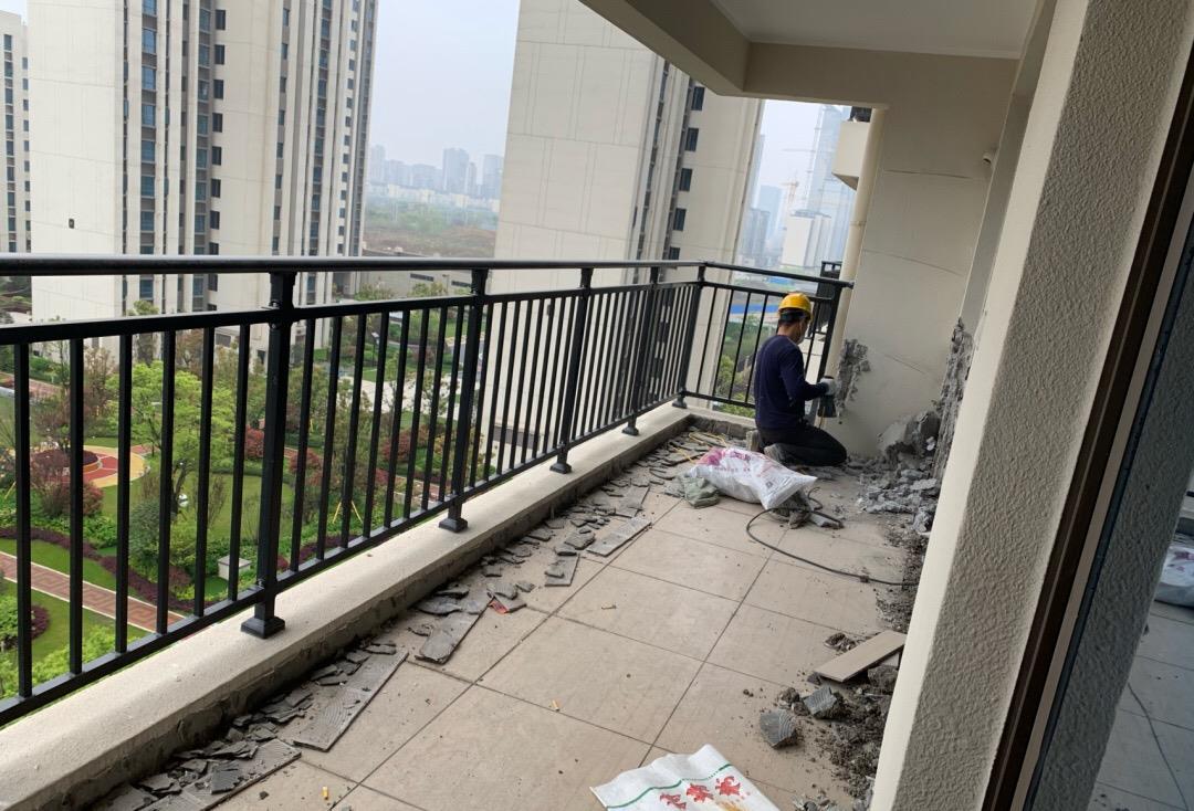 碧桂园|看她家改造后的碧桂园精装房，保留地面黄砖，效果也很漂亮，羡慕