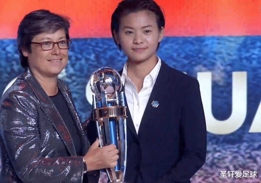 「王霜」中国女足迎大喜！王霜秒变头牌球星：唐佳丽不及，贾秀全彻底妥协