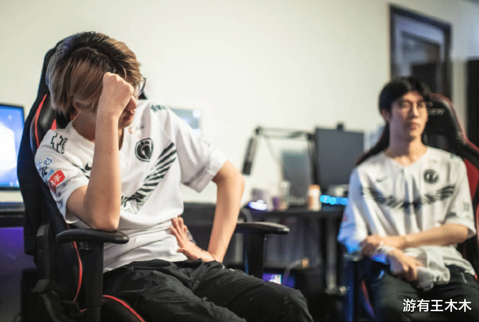 「theshy」阿水把IG双人组打自闭了！TheShy战绩1-10却在笑，赛后扼腕不语！