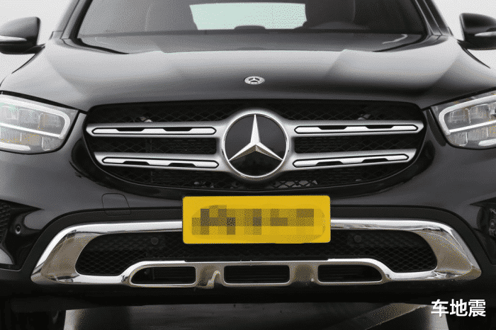 奔驰GLC▲奔驰扛不住了,这款SUV从39万跌至33万,买宝马X3不如选它香!