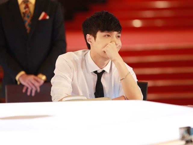 「罗志祥」罗志祥事发后,张艺兴、黄磊先后更博,内容却大相径庭,网友:认真你就输了