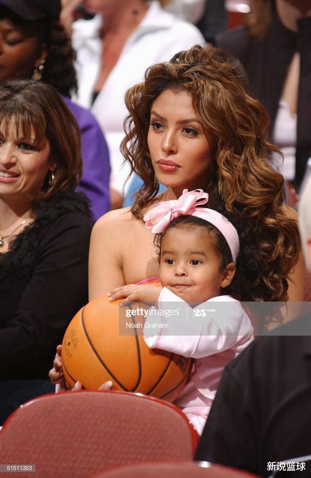 「瓦妮莎」为何科比遗孀有那么多人追求？两个要求，瓦妮莎都能满足