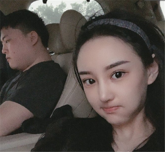 Uzi▲RNG放假后选手亲自去照顾uzi，还带了女生？女友赶紧解释：谈合同