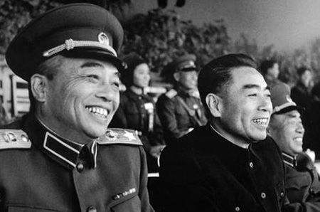 |邓小平如何评价彭老总?一句话让众人服气,让家人感激落泪