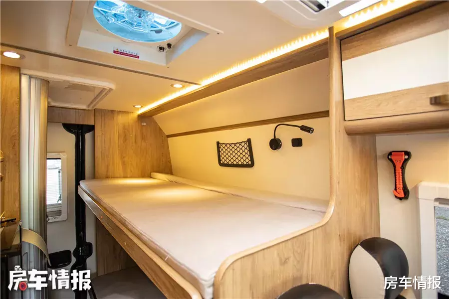 房车|退休夫妻选房车，这款大通房车咋样？2.0T自动挡性价比高不用加装