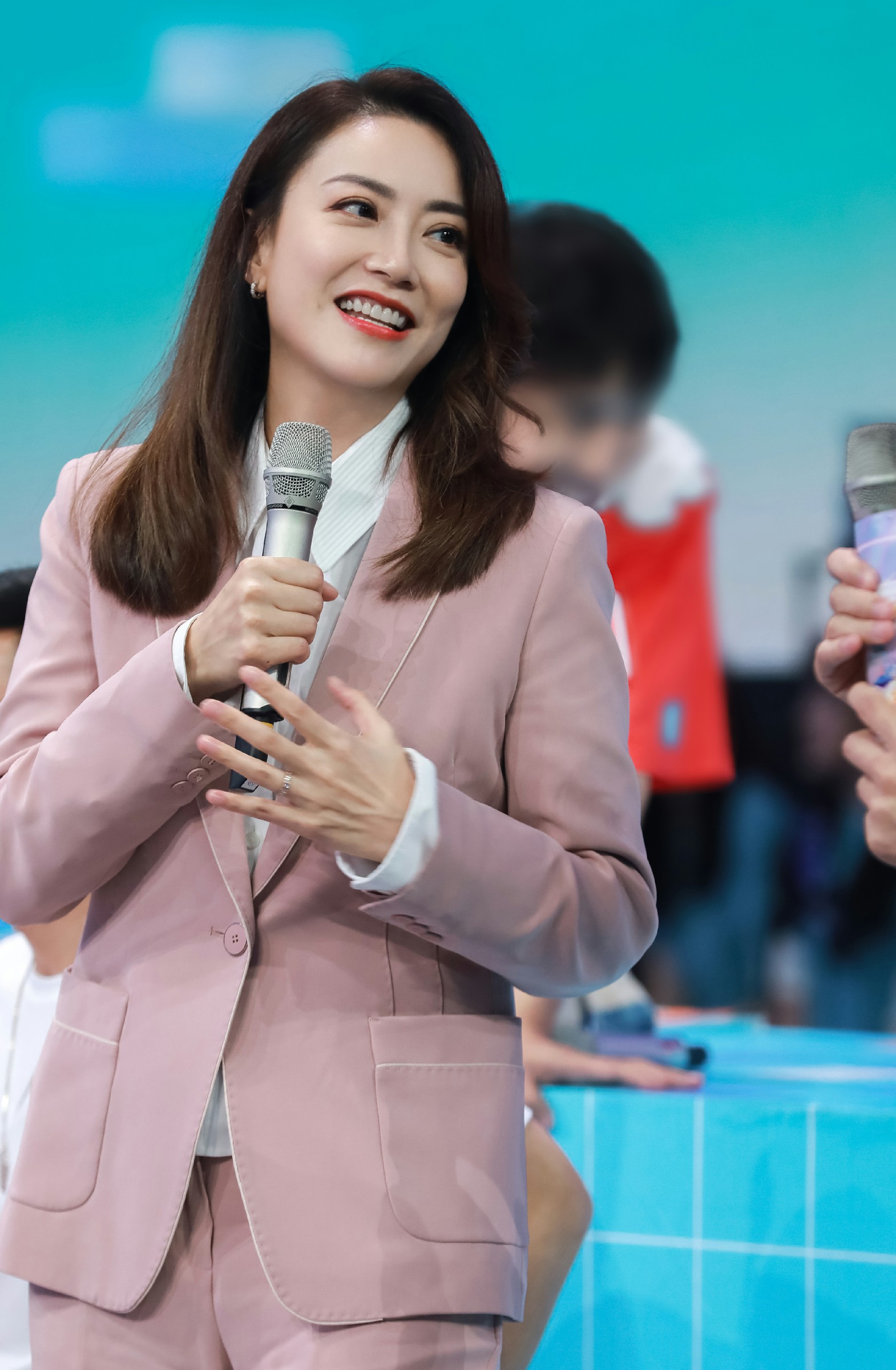 英皇娱乐|英皇娱乐艺人集结登陆《快乐大本营》 爆笑迎战公司对决