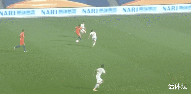 佩莱|中超现1奇景！23公分的最萌身高差：意外成最佳组合太罕见！