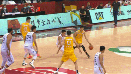 「广厦男篮」要什么外援啊！本土三巨头太豪横了！26+17+4！他单手打爆哈达迪