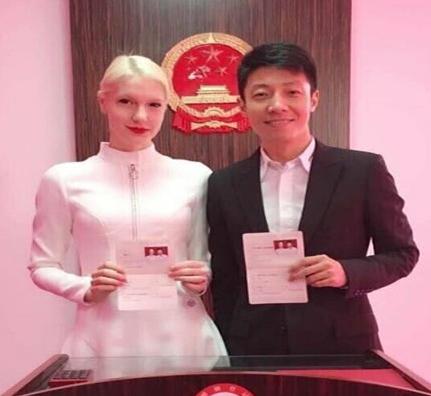 撒贝宁|章子怡崩溃大哭，含泪坦白与央视主持撒贝宁分手内幕：因为我有病