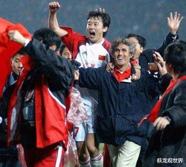 「米卢」米卢：郝海东天赋异禀！李铁能跑90分钟 脾气最暴的球员令人意外