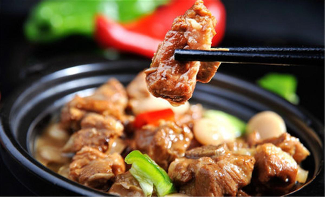 「黄焖鸡」继黄焖鸡之后，又一快餐被上班族拉黑，顾客：花钱也吃不饱