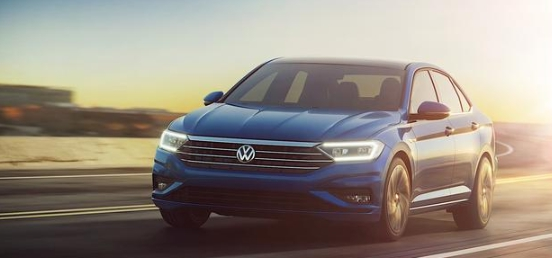 大众速腾@为何一些人总觉得开速腾的比开卡罗拉的高级?