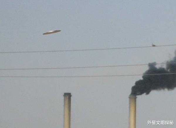 UFO|与新冠病毒流行有关？日本体育场上空盘旋多个UFO