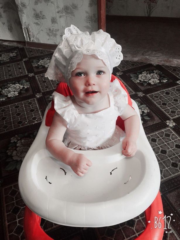 英国英鸟|2岁宝宝不会用便盆地上方便，遭继父重击60次咽气，头肿如气球