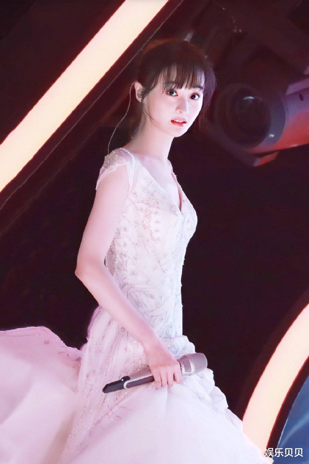 郑爽|郑爽发文承认代孕并道歉，长安剑点名：贻害世风，这绝不是无辜！