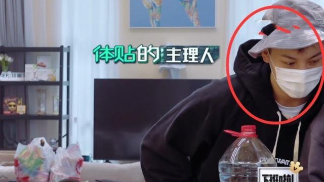 陈伟霆|唯一能被陈伟霆“独宠”的人，买了一千块的零食，都是她的最爱