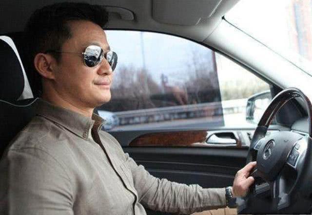 吴京：武打巨星，吴京开的车，王宝强开的车，张晋车的车，都不是一个等级的