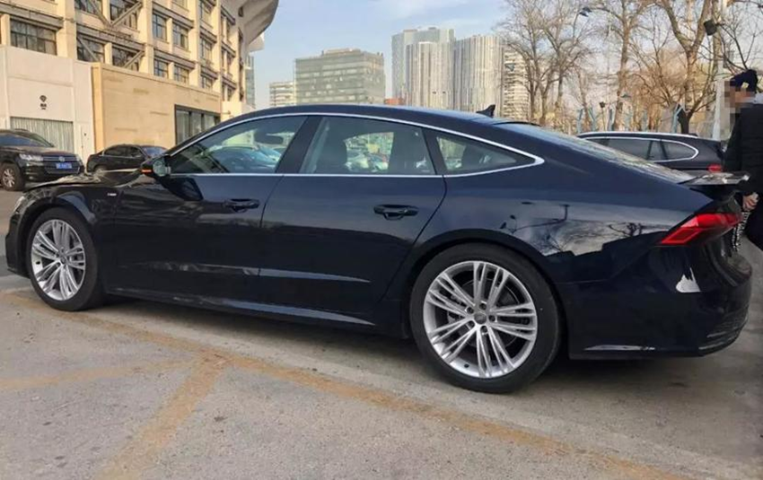 #奔驰#奔驰都眼红的“撩妹王”!比5系还漂亮10倍,狂跌8万,放弃帕拉梅拉