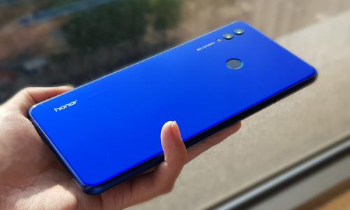 荣耀|荣耀又一大屏手机曝光,将搭载麒麟990,并且是7000mAh大电池