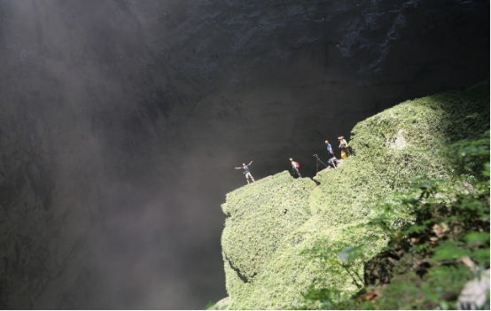 旅游业|世界最“贵”洞穴，一年只接待145人门票2万元，游客却抢着去