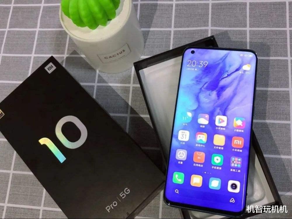 iPhone：罗永浩又说对了：雷军被网友抓包不用小米手机用iPhone！