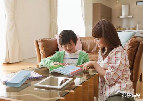 教师|优秀教师养出差生儿子，陪孩子写作业后醒悟：孩子需要的不是鼓励