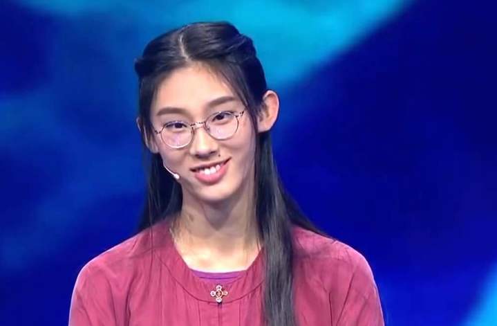 『清华大学』清华才女武亦姝，613分高考圆梦，屡遭质疑，父亲的举动值得赞扬