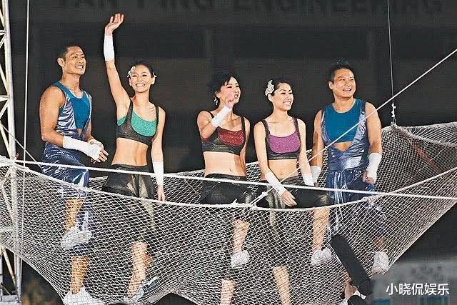 『郑希怡』“龙嫂”钢丝表演露黑底，炒作不断惹观众反感，生女后事业终翻红