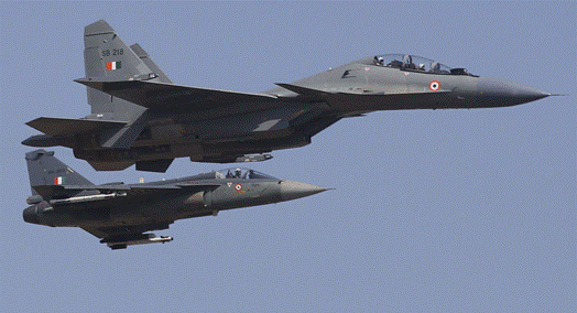 #印度#卫星拍下震撼一幕，一支钢铁洪流逼近班公湖，俄：印军已岌岌可危