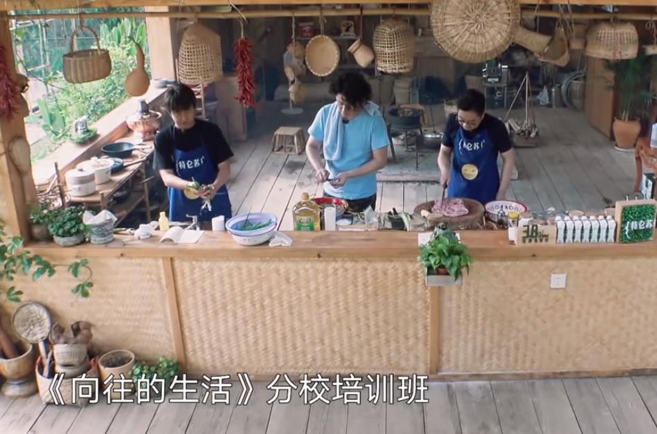 岳云鹏▲《向往的生活4》成功一期，岳云鹏最佳客人，解决节目老大难问题